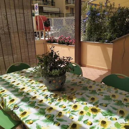 Casa Graziosa Con Ampio Cortile Per I Tuoi Momenti All'aperto Holiday home *